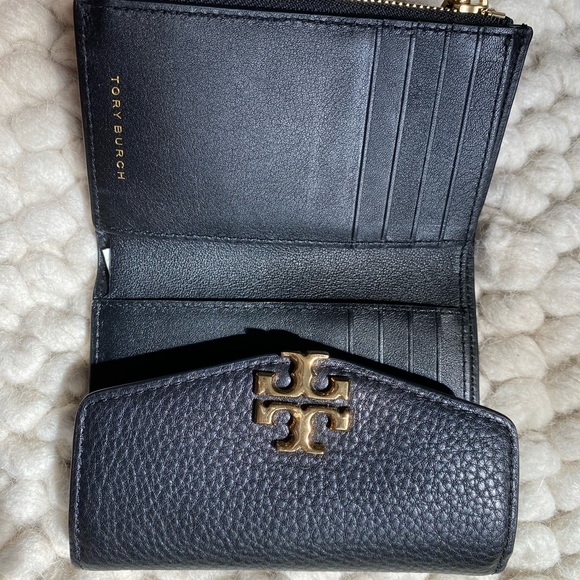 Tory Burch Kira Crossbody and Wallet - Picture 6 of 8